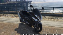 【GTA5载具】Yamaha TMAX 500：洛圣都最顶级的踏板摩托车，细节与性能完美结合