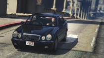 【GTA5载具】梅赛德斯-奔驰 E420 (W210)：经典豪华轿车的完美再现